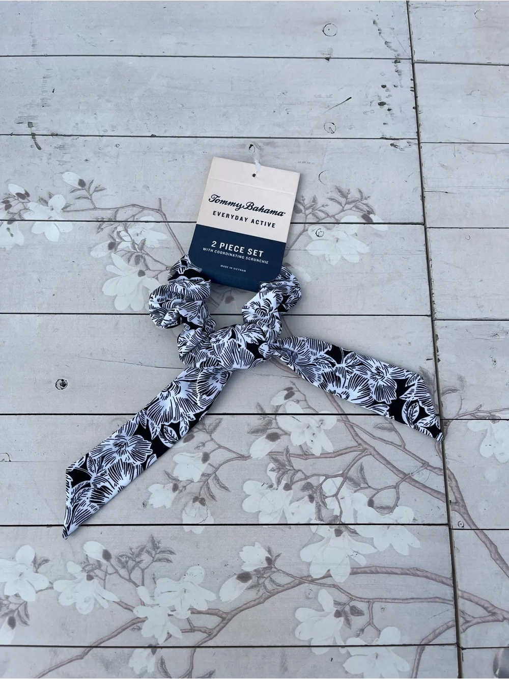 Tommy Bahama Black & White Floral Scrunchie